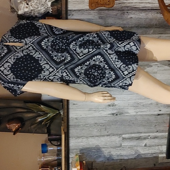 Emery Rose Romper Sz Sm - Picture 4 of 5